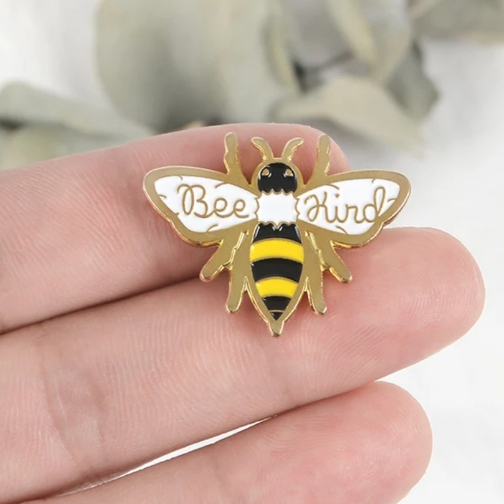 Bee pin